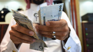 قريبا بالخليج.. ضريبة انتقائية وأخرى مضافة.. فما الفرق؟
