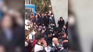شاهد.. احتجاجات غاضبة في جامعة طهران