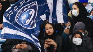 لأول مرة.. ملاعب كرة القدم السعودية تملؤها النساء