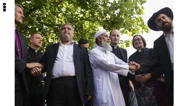 الخوف يلقي بظلاله على عدد من مسلمي لندن بعد دهس مصلين أمام مسجد Muslimlondon4