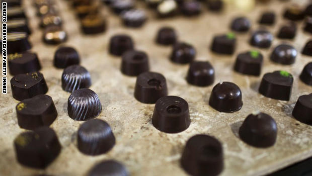 هل الشكولاتة السوداء مفيدة للصحة حقاً؟ 131022095340-dark-chocolate-truffles-exlarge-169