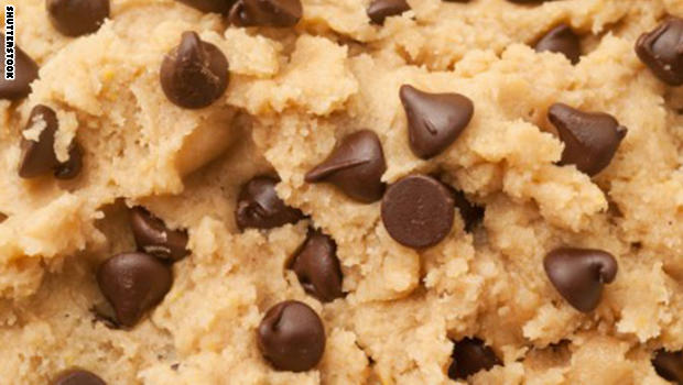 فكرى مرتين قبل لعق ملعقة خليط الحلوى 160722103129-02-cookie-dough-stock-large-tease