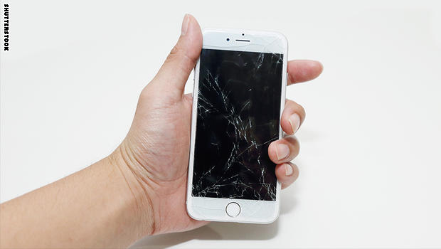 "آبل" تعلن عن جهاز مختص بتصليح شاشات "آيفون" Broken%20screen%20iphone