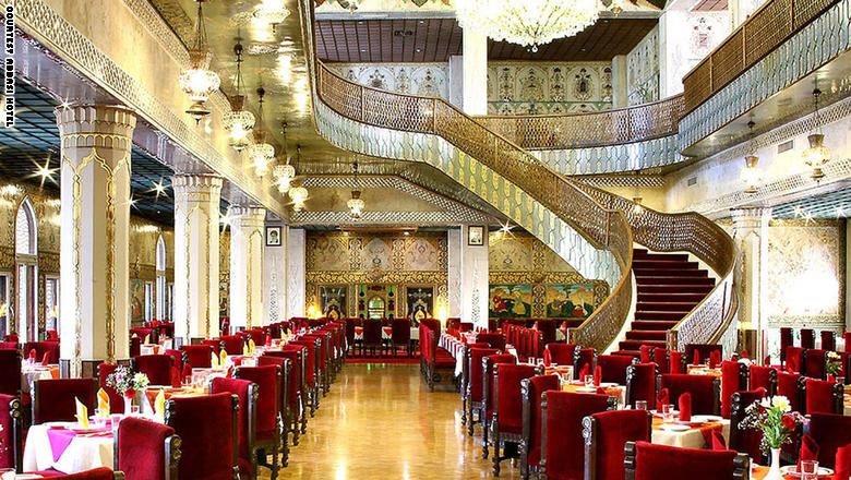 بالصور : الفندق الأكثر جمالاً في الشرق الأوسط؟ 170228111044-iran-abbasi-hotel-header-1400-3-super-169-%281%29