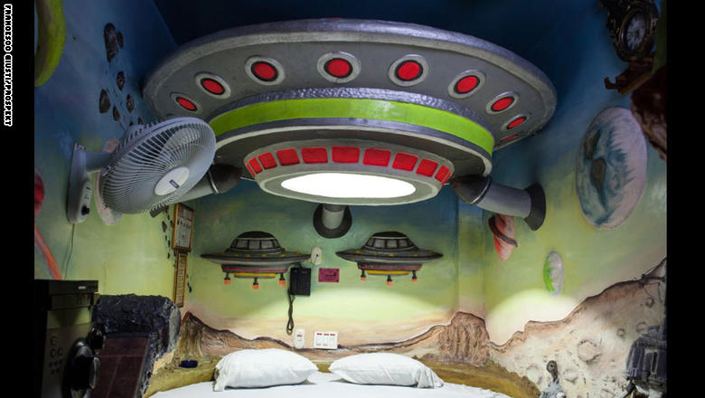 فنادق الحب تأخذ العشاق إلى أبعد ما يسافر الخيال في "غرف مخصصة" للمغامرة والتشويق