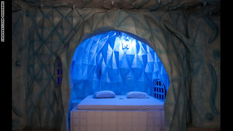 فنادق الحب تأخذ العشاق إلى أبعد ما يسافر الخيال في "غرف مخصصة" للمغامرة والتشويق