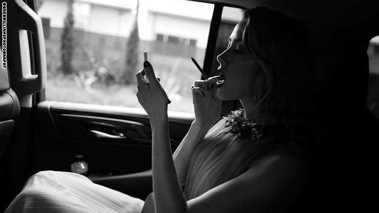 بالصور.. نظرة "خلف الكواليس" داخل حياة مشاهير هوليوود السرية