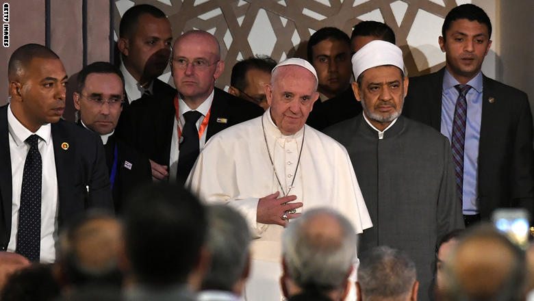 بابا الفاتيكان في مؤتمر الأزهر للسلام: مستقبل البشرية قائم على الحوار بين الأديان