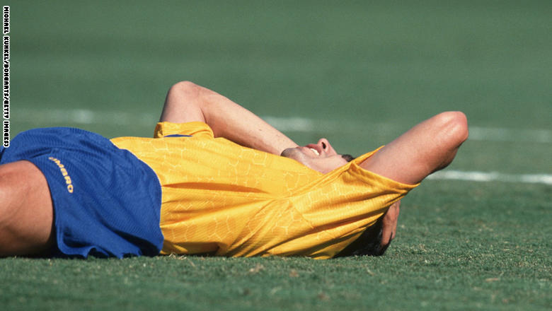 [صور] الهدف الذي قتل صاحبه .. أسوأ ذكريات كأس العالم 1994 Escobar-4