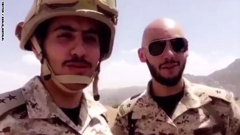 فيديو لنجل الأمير خالد بن طلال مرابطاً بالحد الجنوبي.. وهذه رسالته