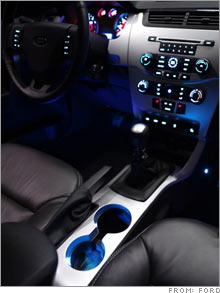 https://i.cdn.turner.com/money/.element/img/1.0/sections/blogs/autoshow/ford_focus_interior_small.jpg