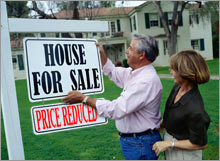 Home sales and prices both fell in March, according to the National Association of Realtors report.