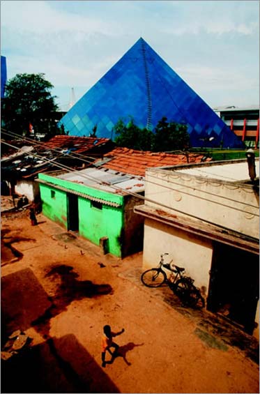 The futuristic pyramid that houses a media center on the Infosys campus, Bangalore, 2005, Jonas Bendiksen