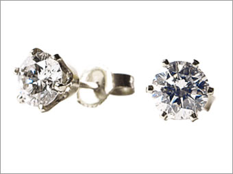 One-carat round cut H, SI2 diamond | About $5,000